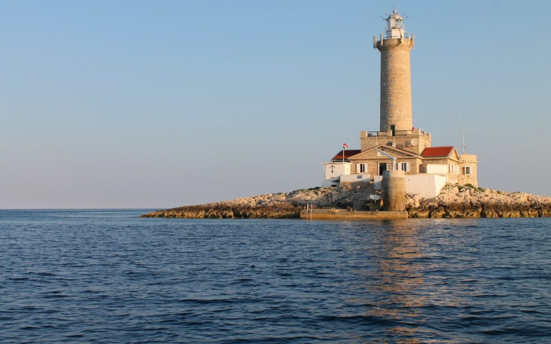 Faro a Led: novità per i porti italiani